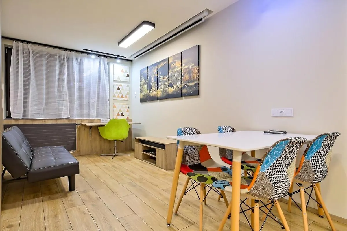 Studio Apartment With Projector And Balcony Between Main Square And Kazimierz Quarter 克拉科夫 波兰