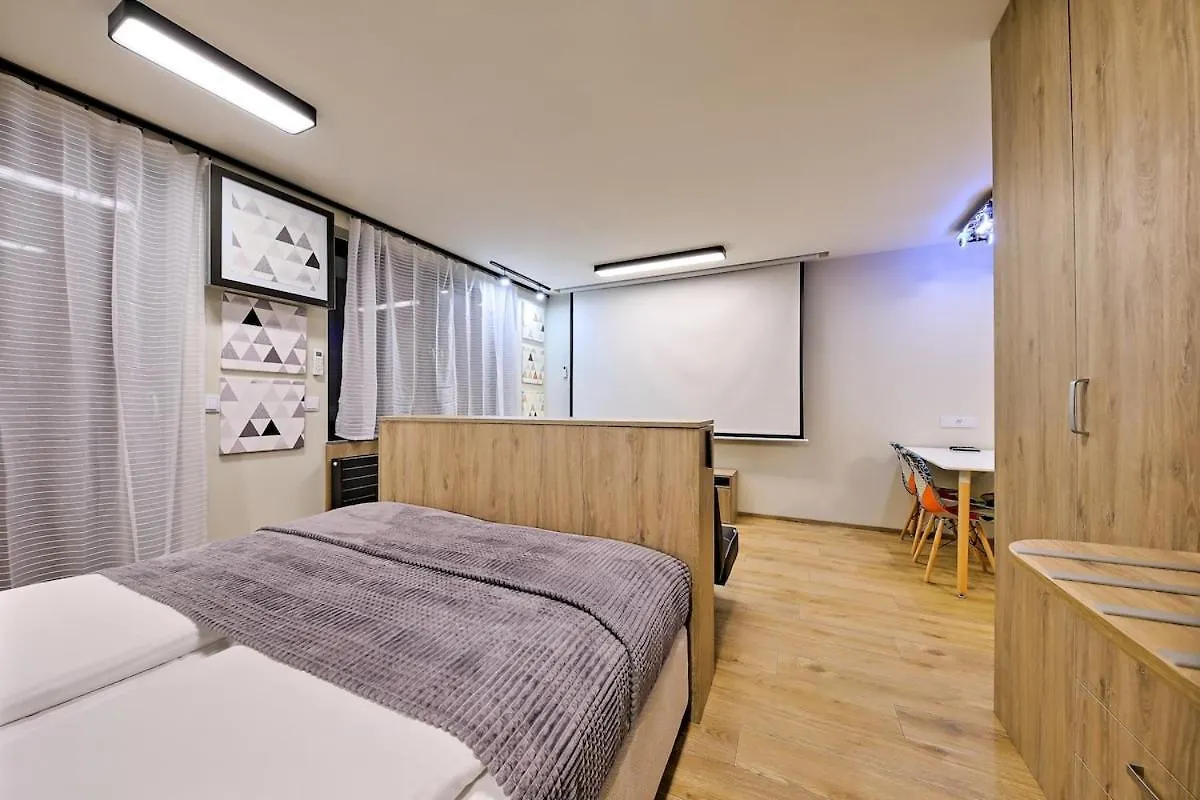 Studio Apartment With Projector And Balcony Between Main Square And Kazimierz Quarter Krakow